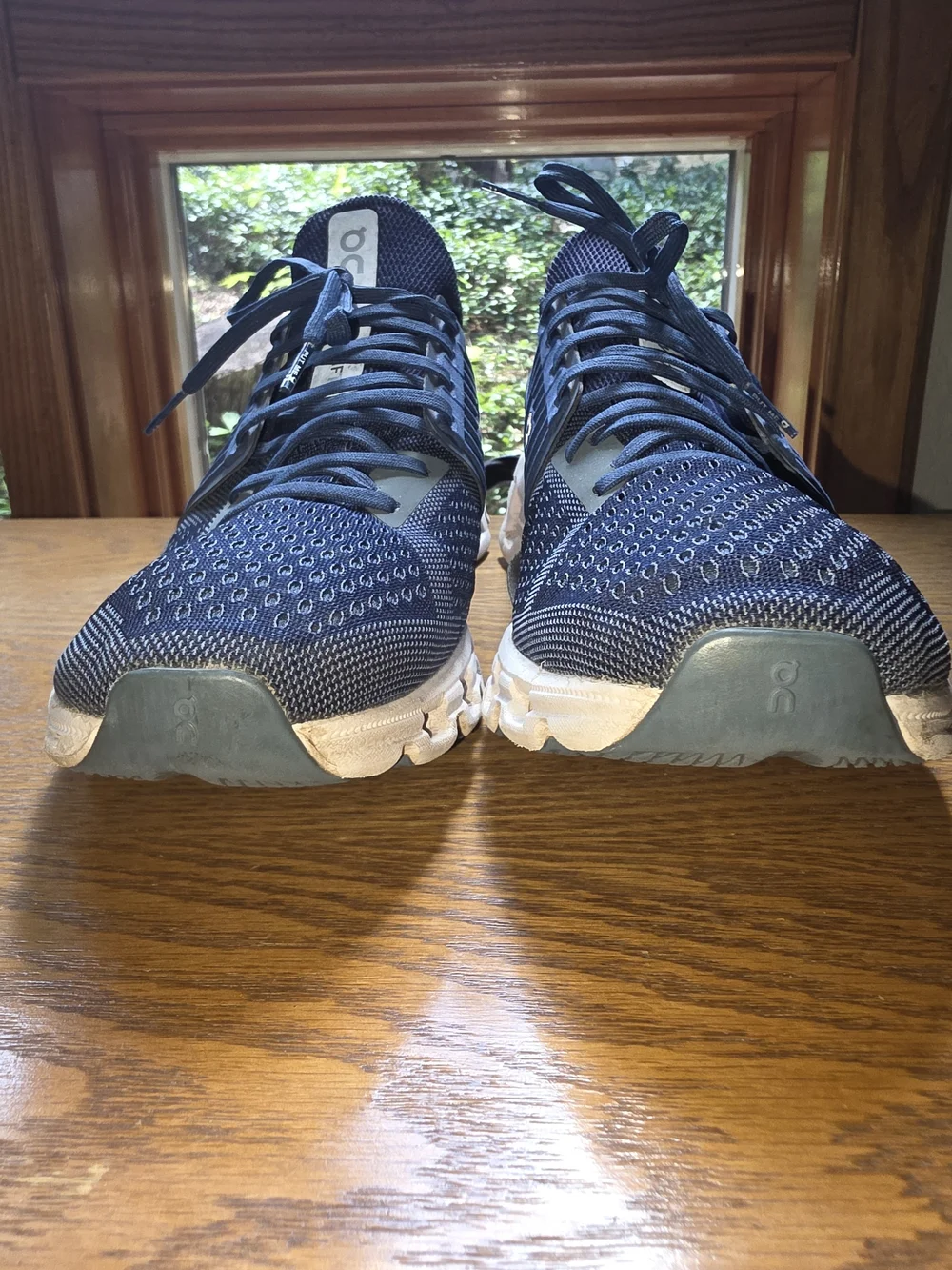 On Running Men's Navy and White Cloud  Swift 4 Sneakers Sz 11